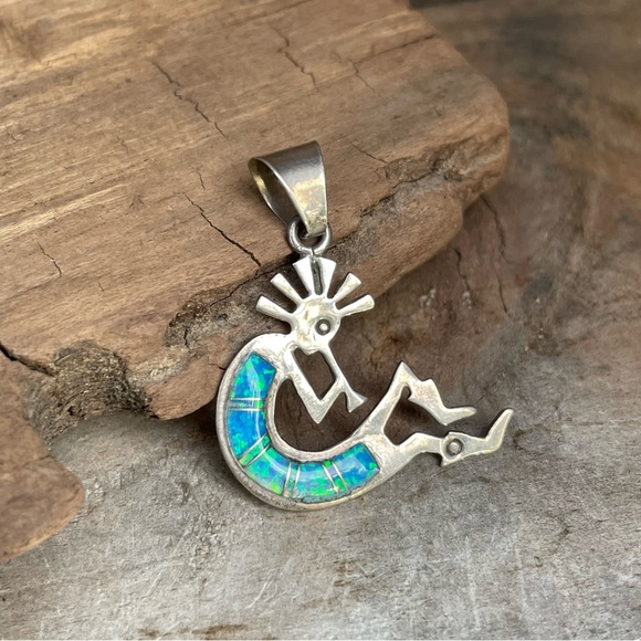 Vintage Kokopelli Native American Fetish Pendant in Sterling & Blue Fire Opal - Picture 1 of 12